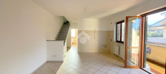 4-salle Appartement à Lariano, Italy No. 235454 5