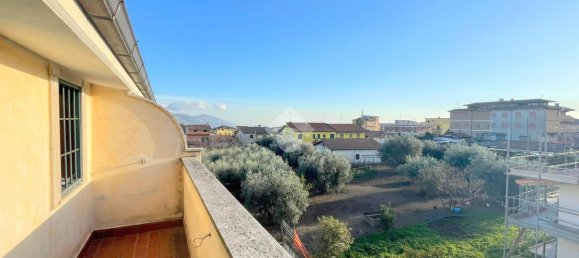 4-salle Appartement à Lariano, Italy No. 235454 9