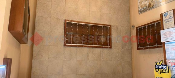 2 rooms Commercial property in Florence, Italy No. 271591 6