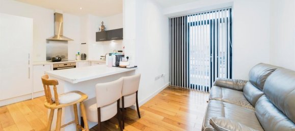 Apartamento T2 em Crawley, United Kingdom N.º 6296 2