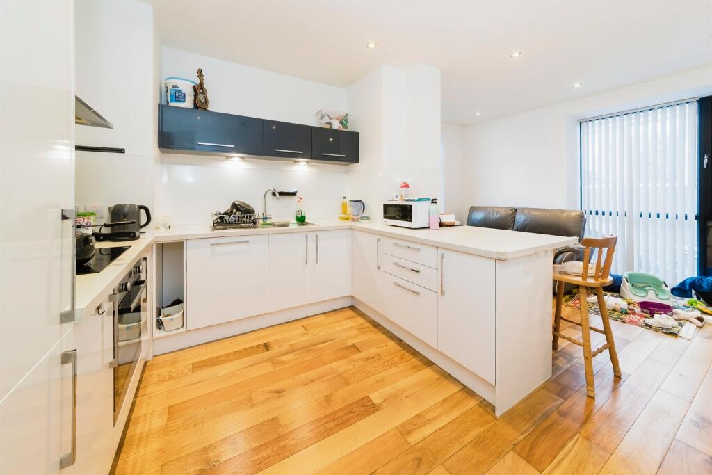 Apartamento T2 em Crawley, United Kingdom N.º 6296