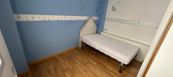 Apartamento de 2 dormitorios en León, Spain No. 190648 4