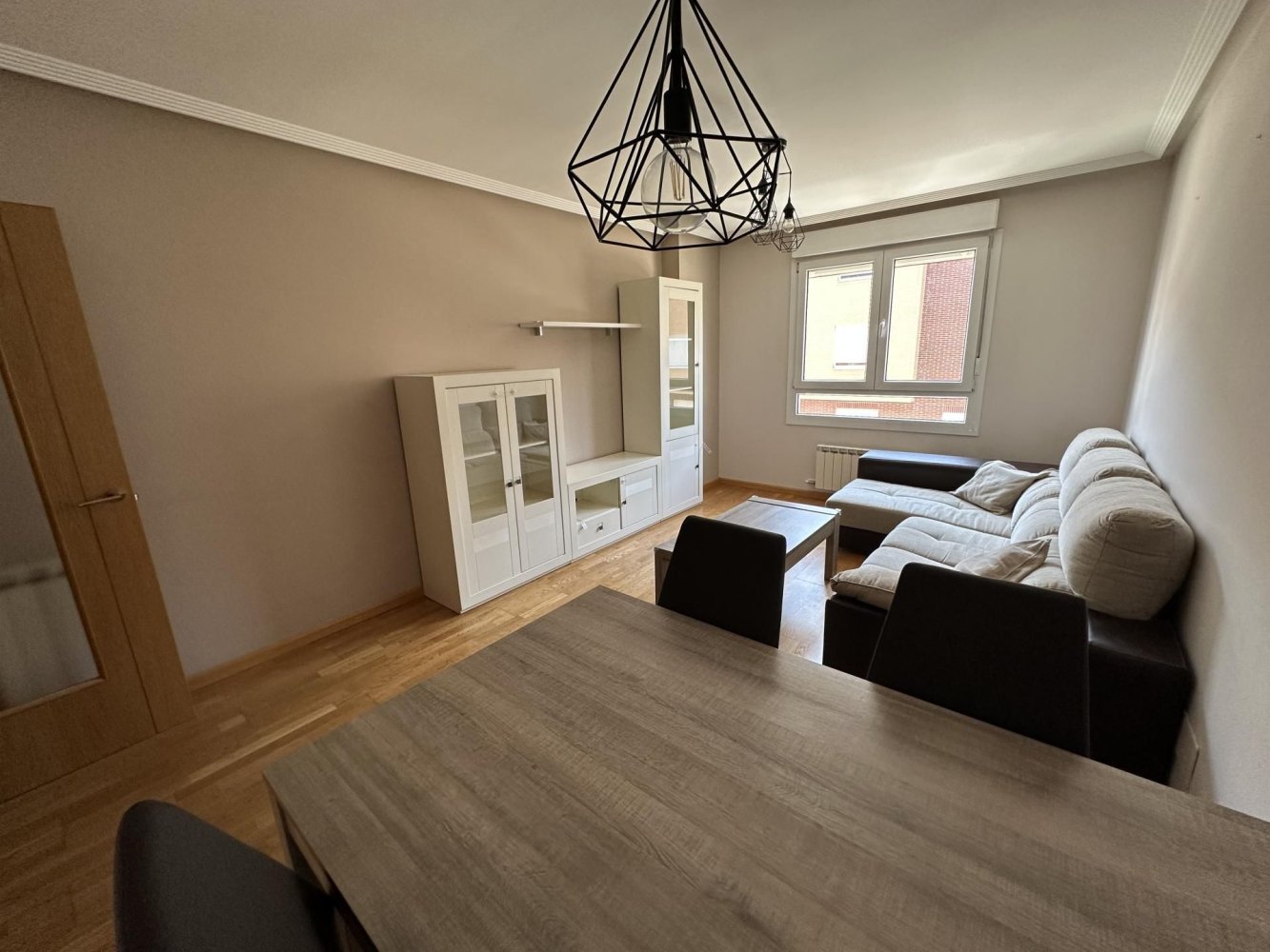 Apartamento de 2 dormitorios en León, Spain No. 190648