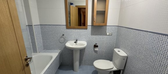 Apartamento de 2 dormitorios en León, Spain No. 190648 8