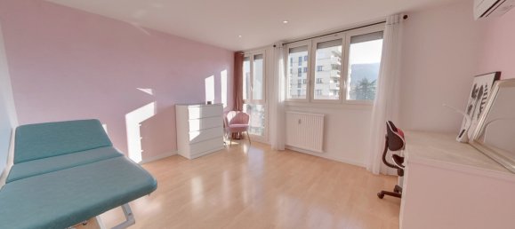 4 bedrooms Apartment in Echirolles, France No. 208329 8