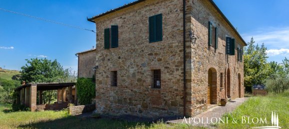 4 bedrooms House in Asciano, Italy No. 57205 30