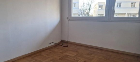 1 bedroom Apartment in Montigny-le-Bretonneux, France No. 170187 6