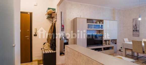 3 bedrooms Apartment in Turin, Italy No. 264099 7