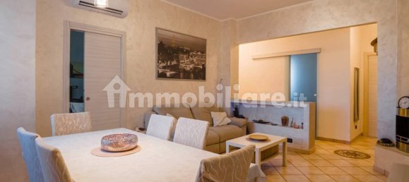 3 bedrooms Apartment in Turin, Italy No. 264099 4