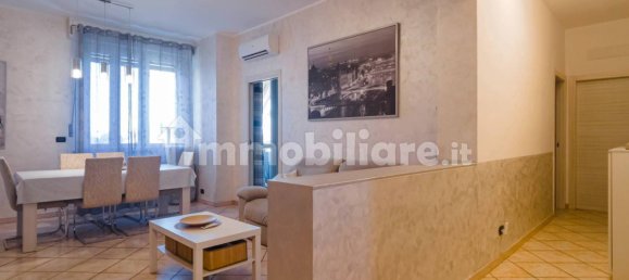 3 bedrooms Apartment in Turin, Italy No. 264099 3