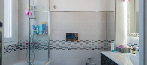 3 bedrooms Apartment in Turin, Italy No. 264099 23