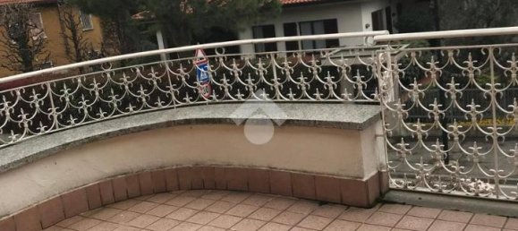 Дом с 4 комнатами в Беллуско, Италия № 123399 23