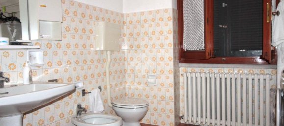 Дом с 4 комнатами в Беллуско, Италия № 123399 10