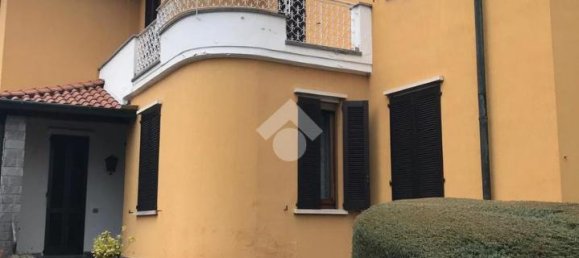 Дом с 4 комнатами в Беллуско, Италия № 123399 22