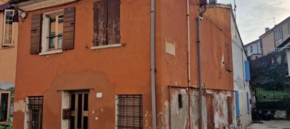 3 rooms House in Mantua, Italy No. 242545 5