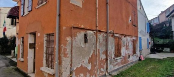 3 rooms House in Mantua, Italy No. 242545 7