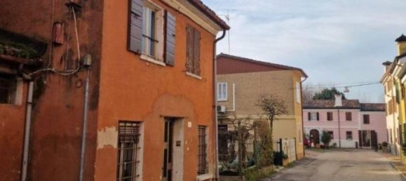3 rooms House in Mantua, Italy No. 242545 3