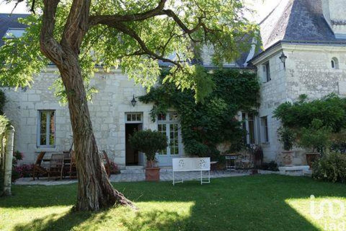 8 bedrooms House in Chinon, France No. 11220
