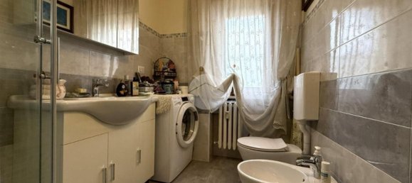 4 rooms Apartment in Ivrea, Italy No. 276018 8