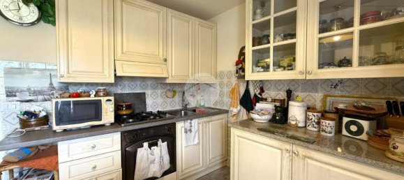 4 rooms Apartment in Ivrea, Italy No. 276018 3
