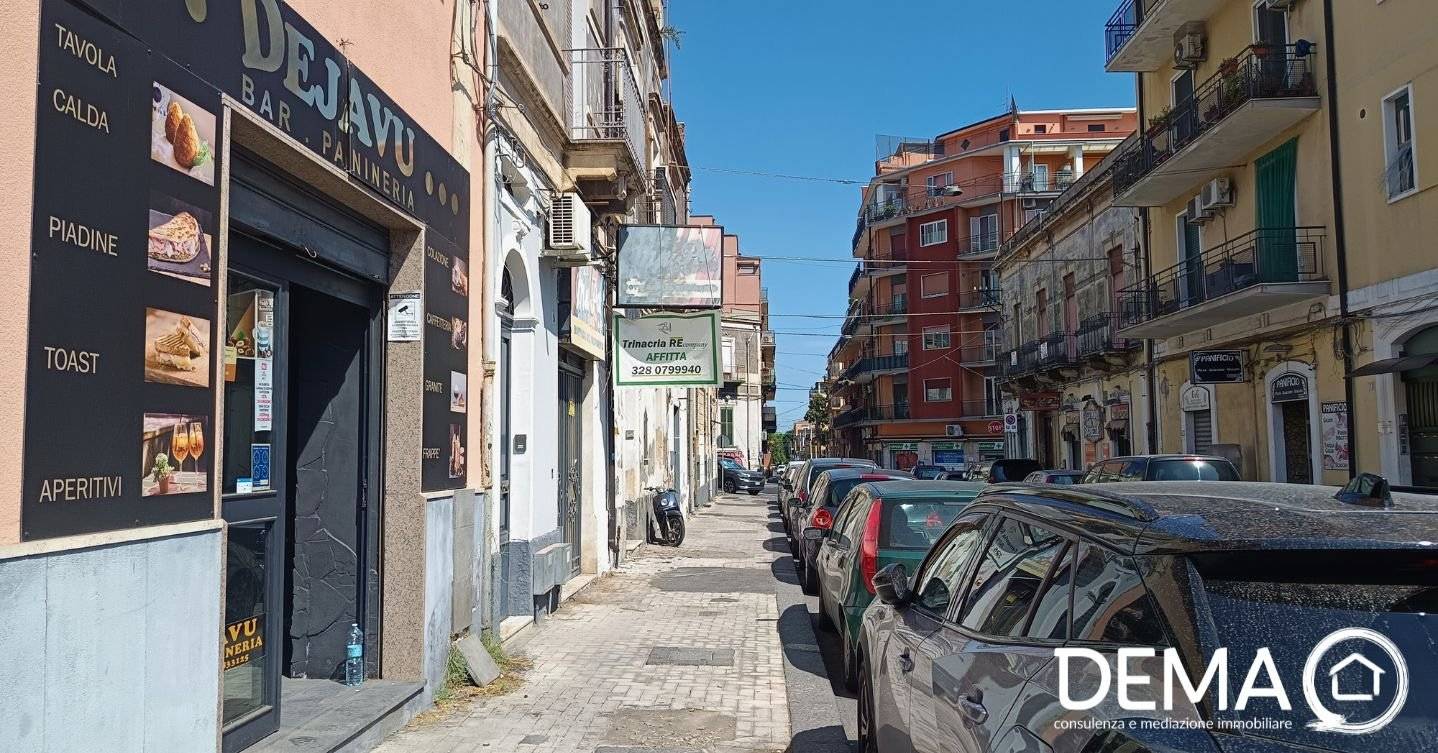 2غرفة عقار تجاري في Catania, Italy رقم 364447