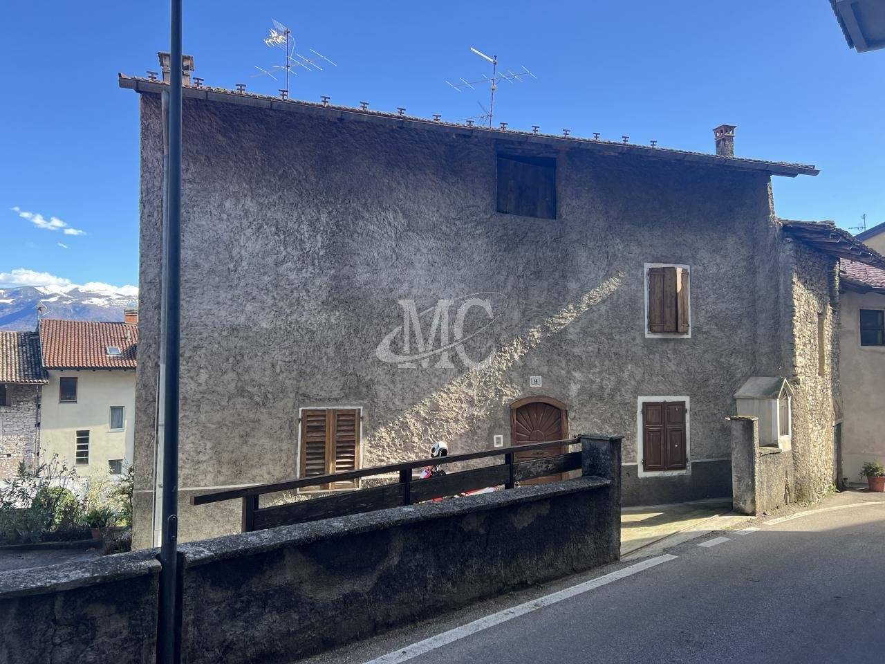 3 bedrooms Apartment in Isera, Italy No. 166737