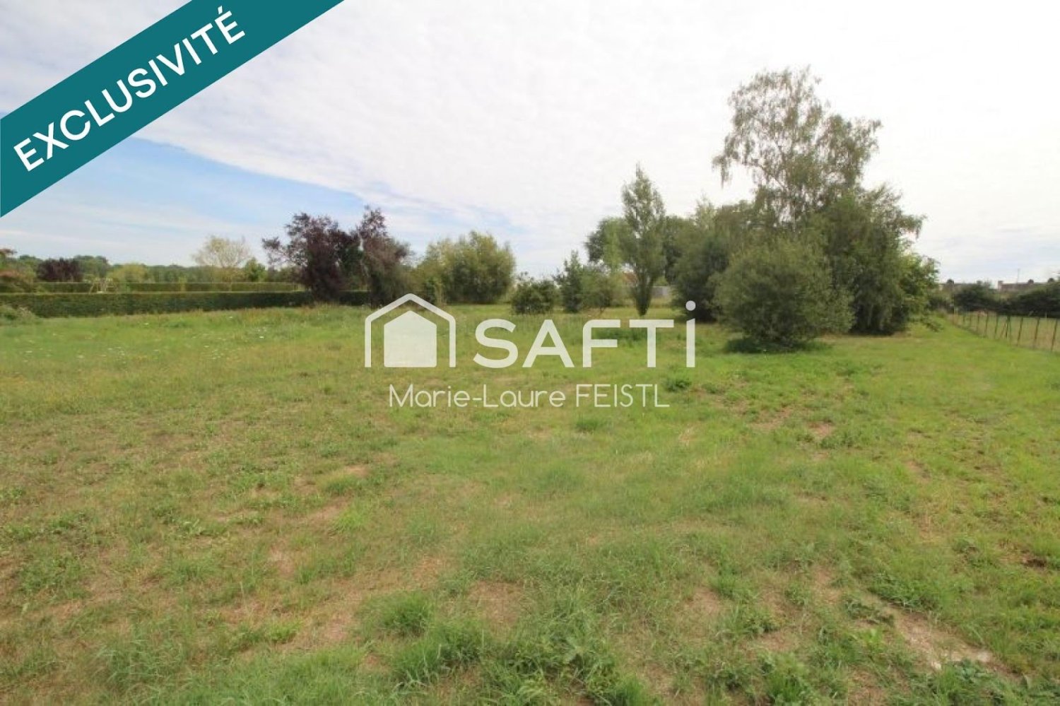 1815m² Land in Loches, France No. 263709