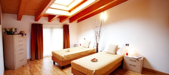 2 bedrooms Penthouse in Griante, Italy No. 55302 16