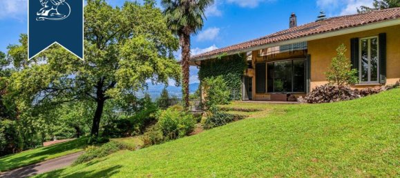 4 bedrooms Villa in Daverio, Italy No. 326944 10