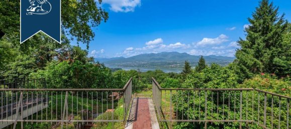 4 bedrooms Villa in Daverio, Italy No. 326944 5