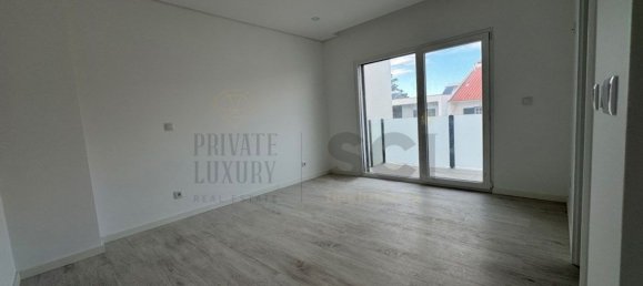 4 bedrooms House in Corroios, Portugal No. 102831 25