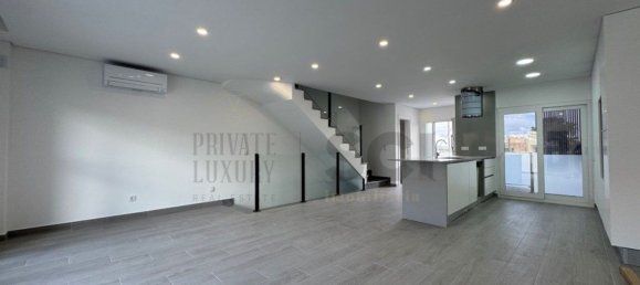 4 bedrooms House in Corroios, Portugal No. 102831 12