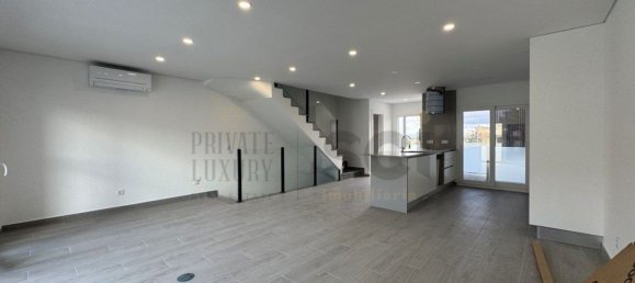 4 bedrooms House in Corroios, Portugal No. 102831 2