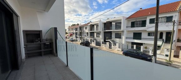 4 bedrooms House in Corroios, Portugal No. 102831 8