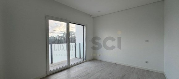 4 bedrooms House in Corroios, Portugal No. 102831 7