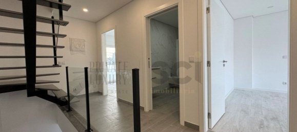 4 bedrooms House in Corroios, Portugal No. 102831 4