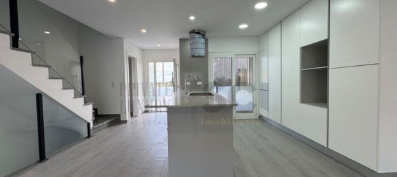 4 bedrooms House in Corroios, Portugal No. 102831 14