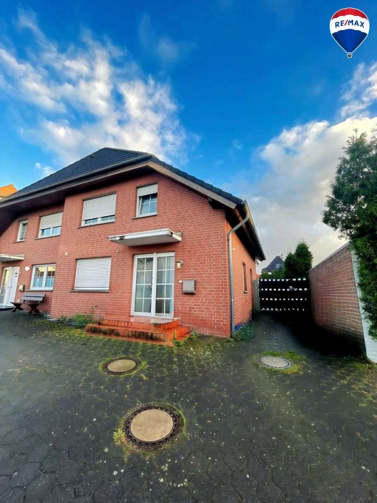 3 bedrooms Townhouse in Bielefeld, Germany No. 41866
