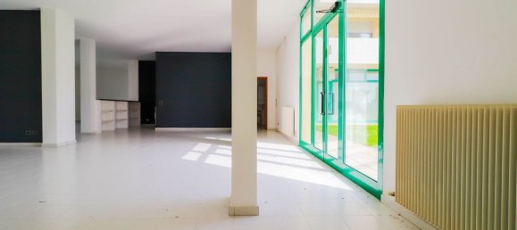 Коммерческая недвижимость 151м² в Конкордия Саджиттария, Италия № 175290 9