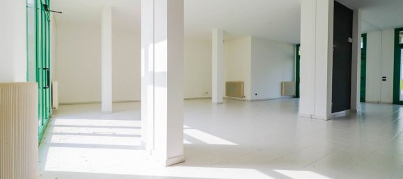 Коммерческая недвижимость 151м² в Конкордия Саджиттария, Италия № 175290 10