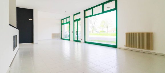 Коммерческая недвижимость 151м² в Конкордия Саджиттария, Италия № 175290 12