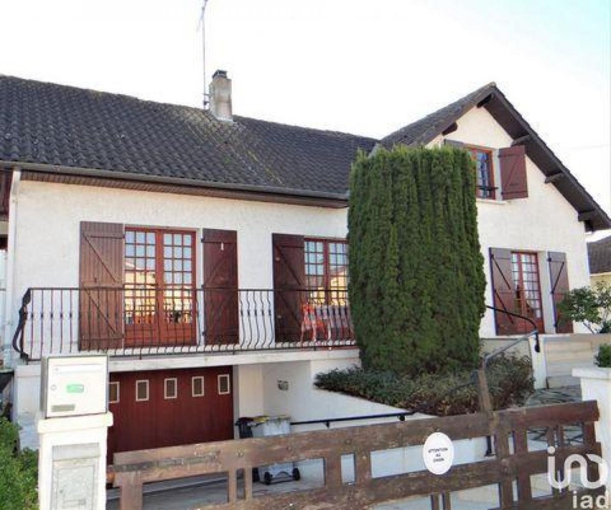 Casa de 6 dormitorios en Castelsarrasin, France No. 28360