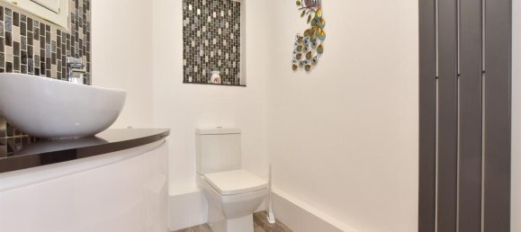 4 bedrooms House in Essex, United Kingdom No. 4084 6