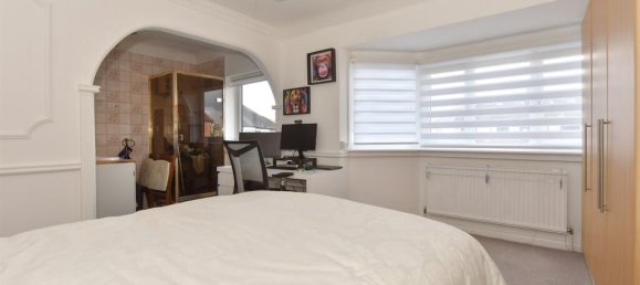 4 bedrooms House in Essex, United Kingdom No. 4084 12