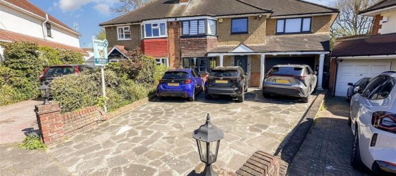 4 bedrooms House in Essex, United Kingdom No. 4084 2