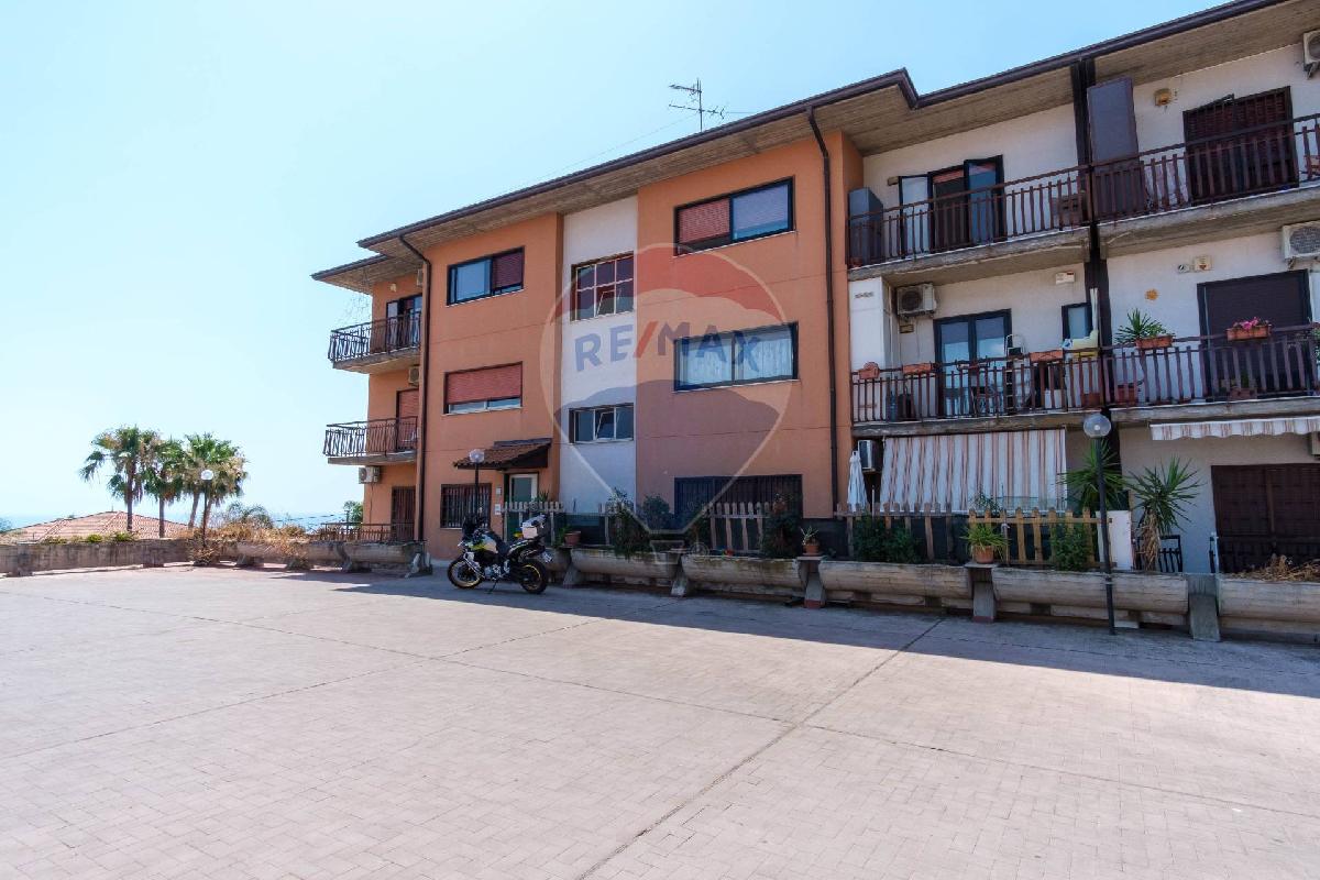 2 bedrooms Apartment in Aci Catena, Italy No. 279756