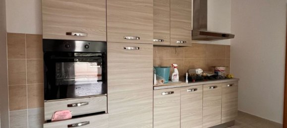 Apartamento de 3 dormitorios en Latina, Italy No. 348200 13