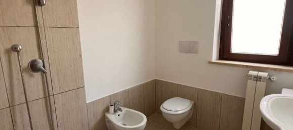 Apartamento de 3 dormitorios en Latina, Italy No. 348200 19