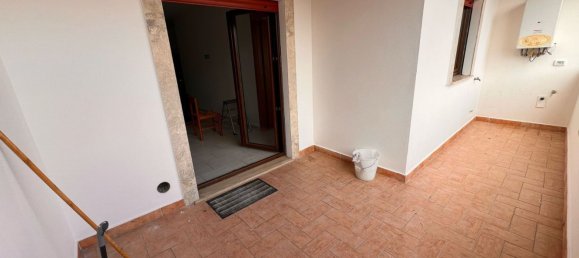 Apartamento de 3 dormitorios en Latina, Italy No. 348200 22