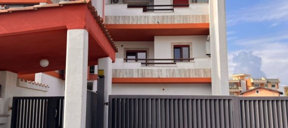 Apartamento de 3 dormitorios en Latina, Italy No. 348200 2